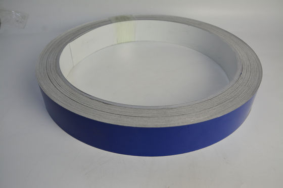 Kolorowe aluminiowe czapki na zewnątrz