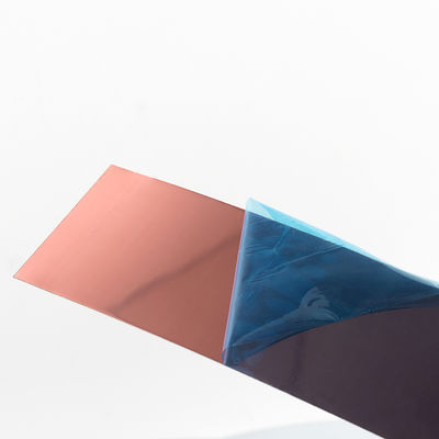 Zwierzchnia na zewnątrz aluminiowa, o szerokości 1,0 mm