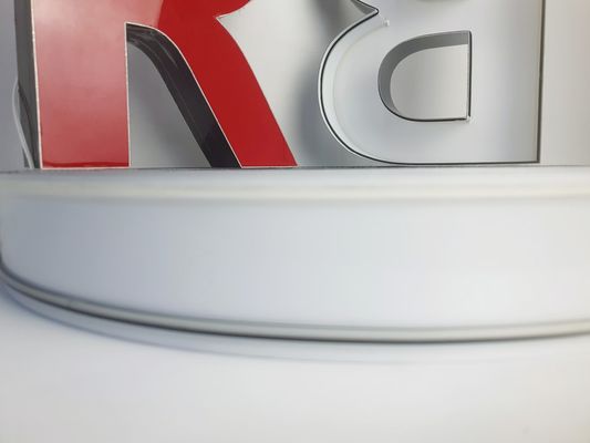 Szerokość 30 mm Litery kanałowe Dostosowywalna czapka do znaków