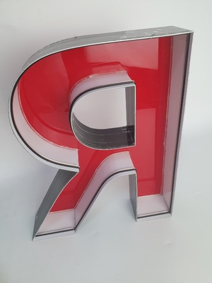 Wyciągnij zestaw z 30 m białej i czerwonej cewki aluminiowej dla litery kanałowej