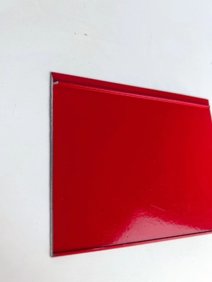 Czerwony profil aluminiowy ozdobny